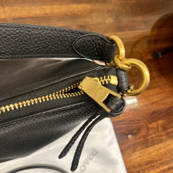 Coach Shay - Picture 8 of 12